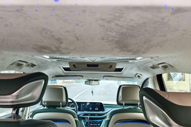 Used Buick GL8 2023 ES Lu Zun Comfort Model Interior 5
