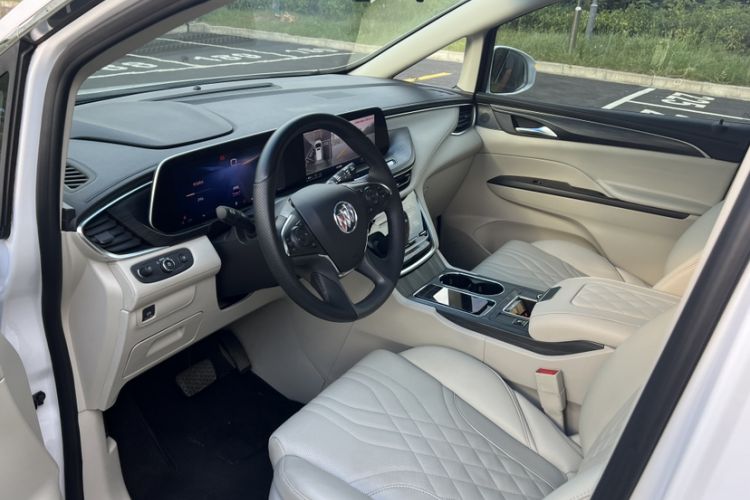 Used Buick GL8 2023 ES Lu Zun Comfort Model Interior 5