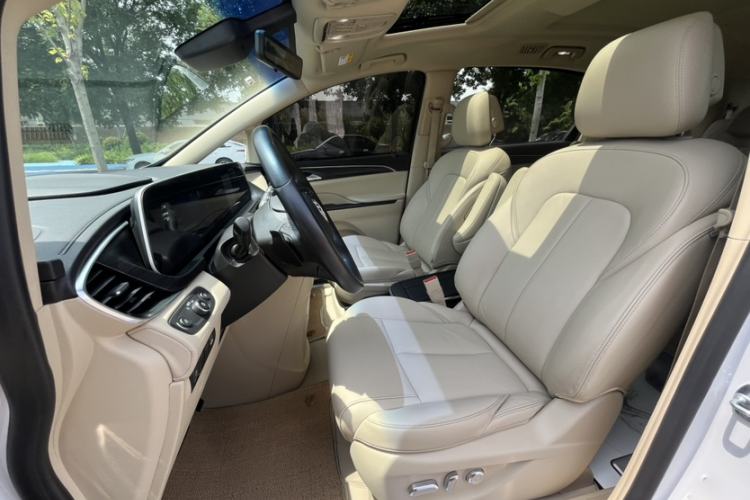 Used Buick GL8 2023 ES Lu Zun Deluxe Model Interior 5
