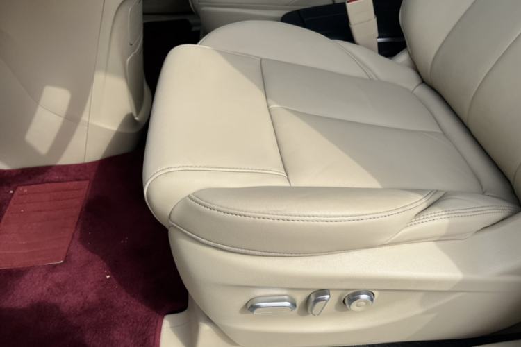 Used Buick GL8 2023 ES Lu Zun Deluxe Model Interior 5