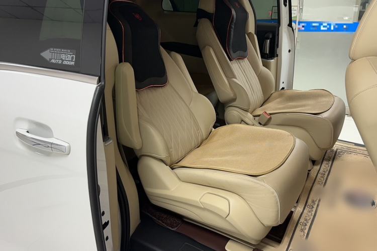 Used Buick GL8 2023 Facelifted Land Cruiser Executive Luxury Version Interior 5