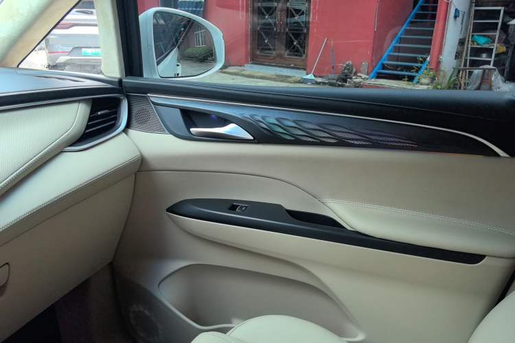 Used Buick GL8 2023 ES Lu Zun Deluxe Model Interior 5