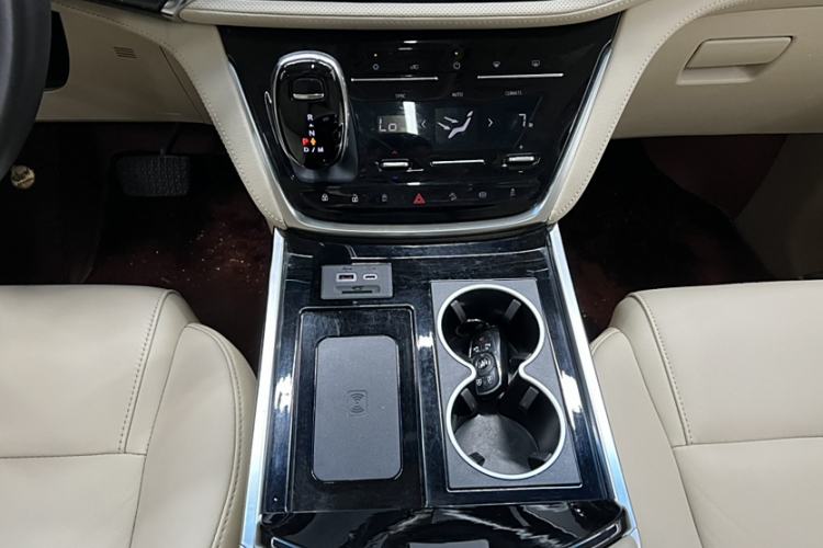 Used Buick GL8 2023 ES Lu Zun Deluxe Model Interior 6