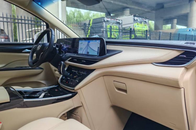 Used Buick GL8 2023 ES Lu Zun Deluxe Model Interior 6