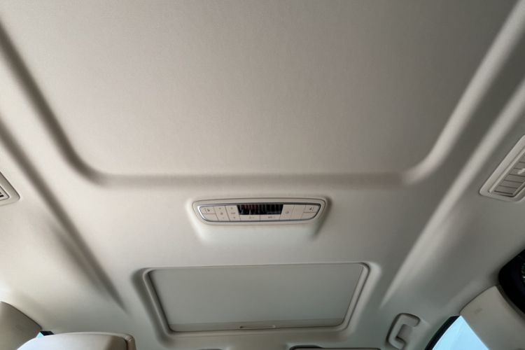 Used Buick GL8 2023 ES Lu Zun Deluxe Model Interior 8