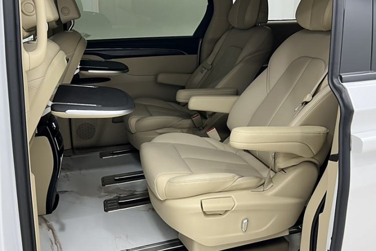 Used Buick GL8 2023 ES Lu Zun Deluxe Model Interior 8