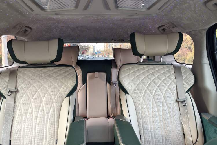 Used Buick GL8 2023 ES Lu Zun Comfort Model Interior 9