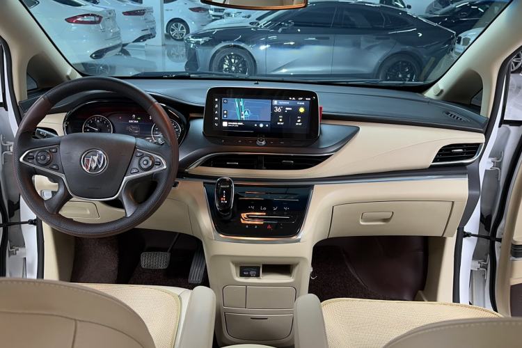 Used Buick GL8 2023 Facelifted Land Cruiser Executive Luxury Version Interior 9