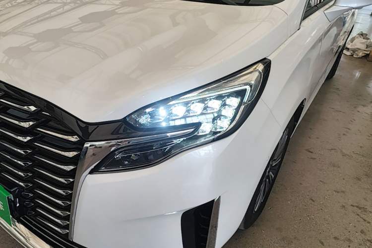 Used Buick GL8 2023 ES Lu Zun Luxury Edition and Yue Version Left Front Headlight