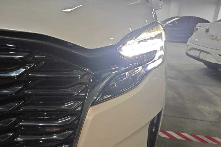 Used Buick GL8 2023 ES Lu Zun Deluxe Model Left Front Headlight