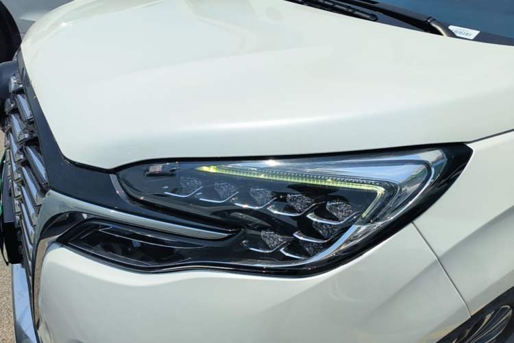 Used Buick GL8 2023 ES Lu Zun Luxury Edition and Yue Version Left Front Headlight