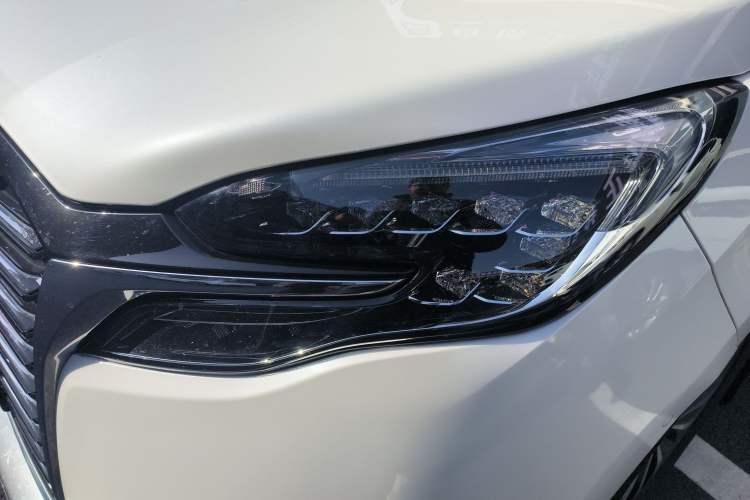 Used Buick GL8 2023 ES Lu Zun Deluxe Model Left Front Headlight