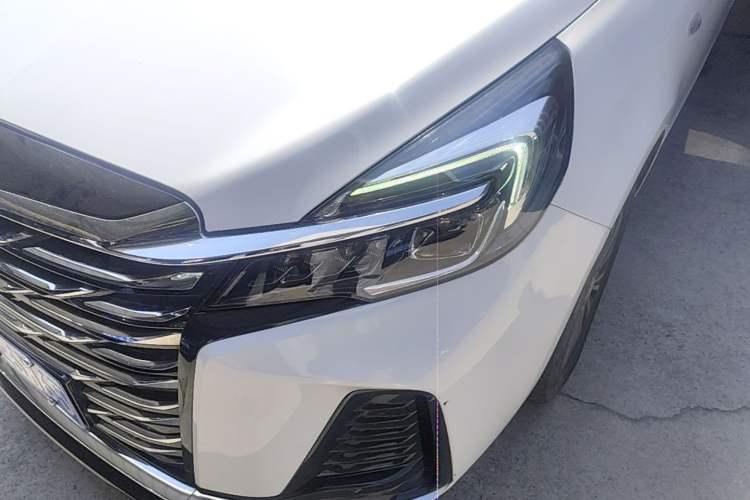 Used Buick GL8 2023 Facelifted Land Cruiser Executive Luxury Version Left Front Headlight