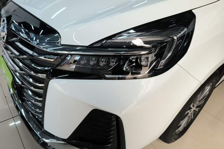 Used Buick GL8 2023 Facelifted Land Cruiser Executive Luxury Version Left Front Headlight
