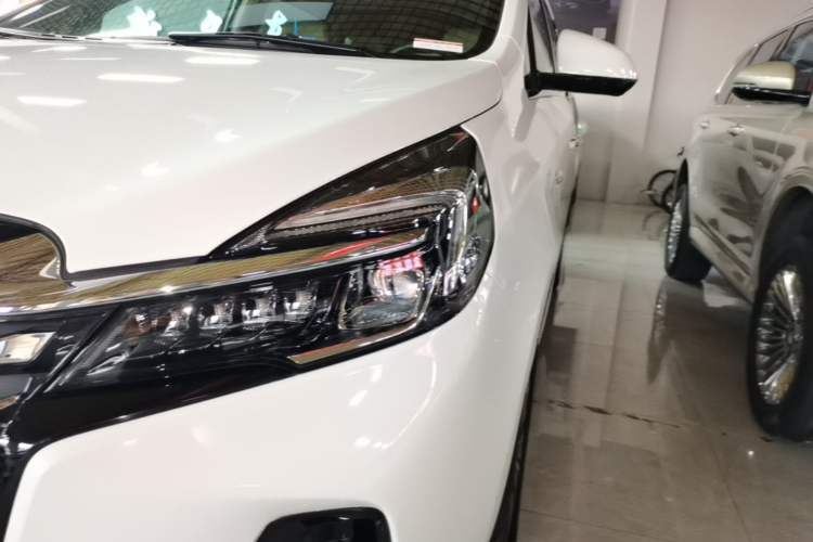 Used Buick GL8 2023 Facelifted Land Cruiser Executive Luxury Version Left Front Headlight