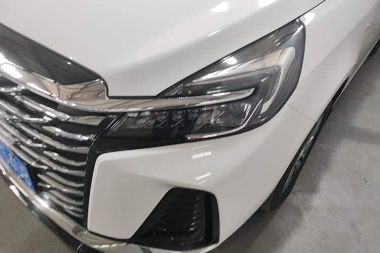 Used Buick GL8 2023 Facelifted Land Cruiser Executive Luxury Version Left Front Headlight
