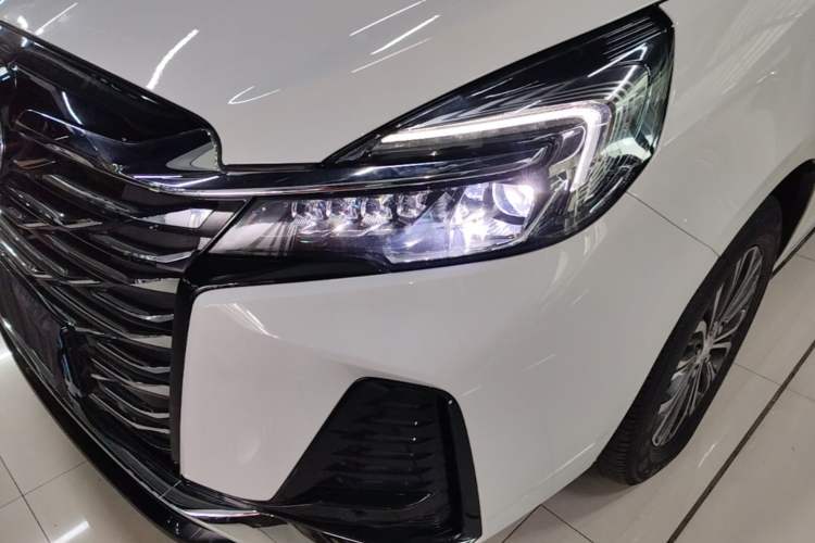 Used Buick GL8 2023 Facelifted Land Cruiser Executive Luxury Version Left Front Headlight