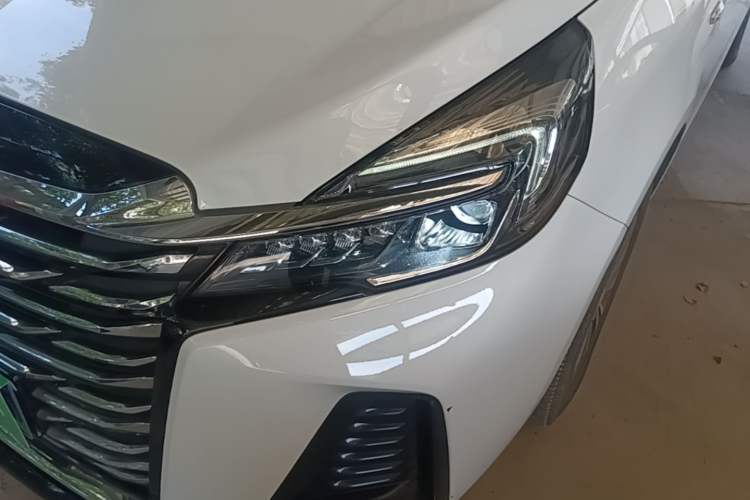 Used Buick GL8 2023 Facelifted Land Cruiser Executive Luxury Version Left Front Headlight