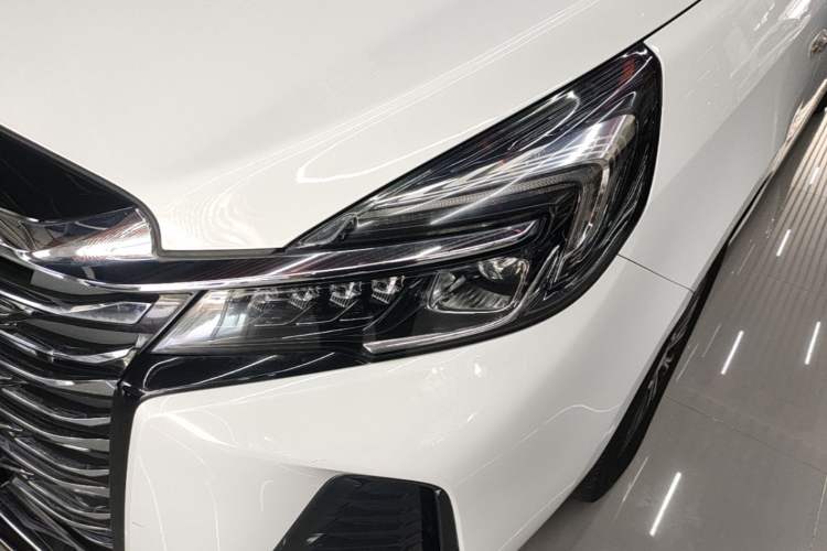 Used Buick GL8 2023 Facelifted Land Cruiser Executive Luxury Version Left Front Headlight