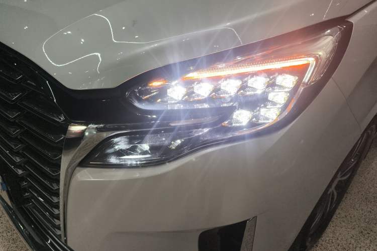 Used Buick GL8 2023 ES Lu Zun Deluxe Model Left Front Headlight