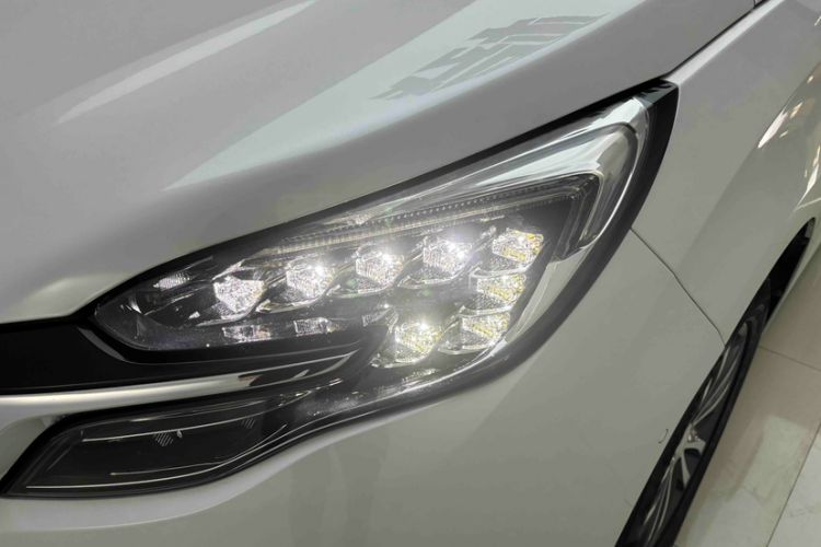 Used Buick GL8 2023 ES Lu Zun Deluxe Model Left Front Headlight