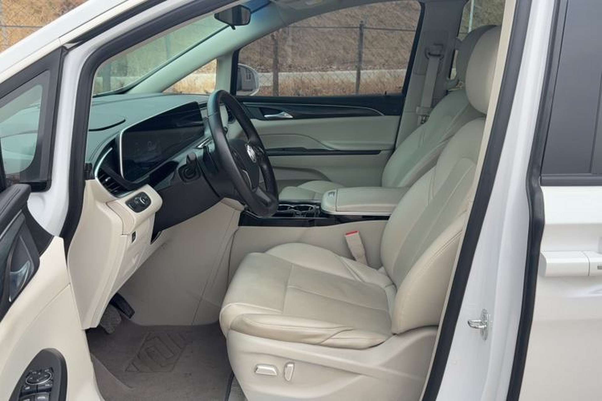 Used Buick GL8 2023 ES Lu Zun Comfort Model Left Front Seat