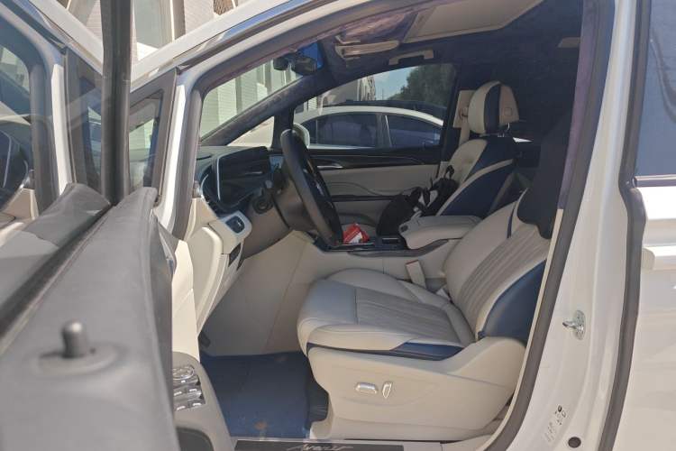 Used Buick GL8 2023 ES Lu Zun Comfort Model Left Front Seat