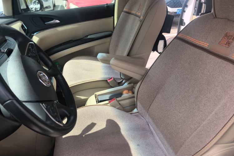 Used Buick GL8 2023 Facelifted Land Cruiser Executive Luxury Version Left Front Seat
