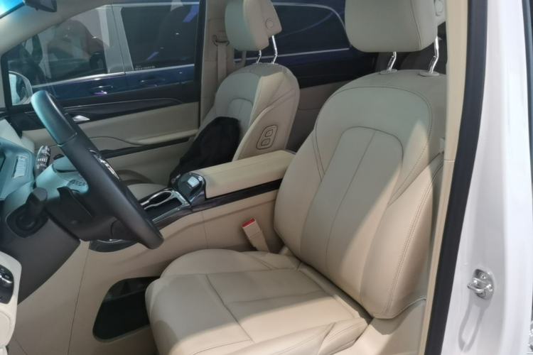 Used Buick GL8 2023 ES Lu Zun Deluxe Model Left Front Seat