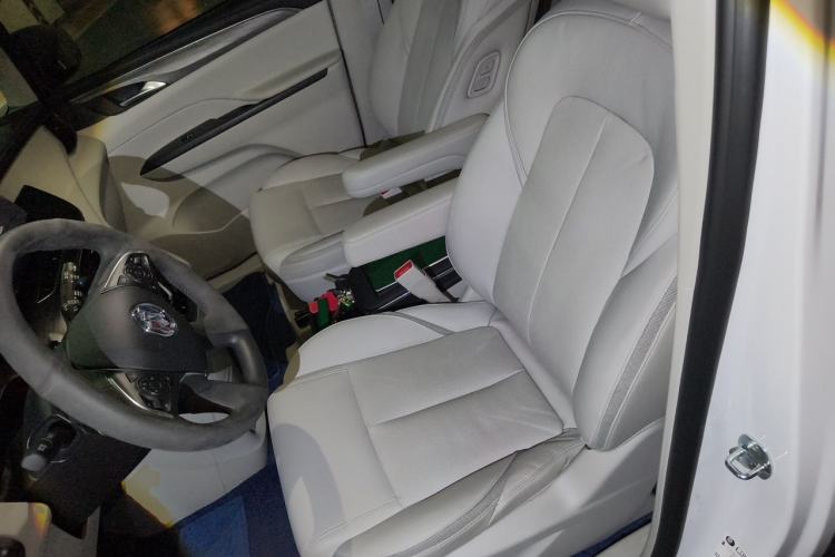 Used Buick GL8 2023 ES Lu Zun Deluxe and Yue Edition Left Front Seat