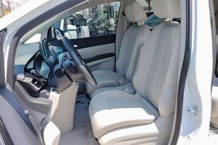 Used Buick GL8 2023 Land Executive Class Comfort Model Left Front Seat