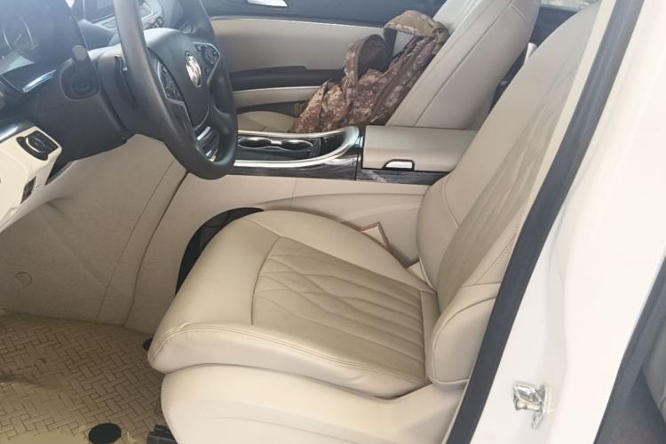Used Buick GL8 2023 Land Executive Class Comfort Model Left Front Seat