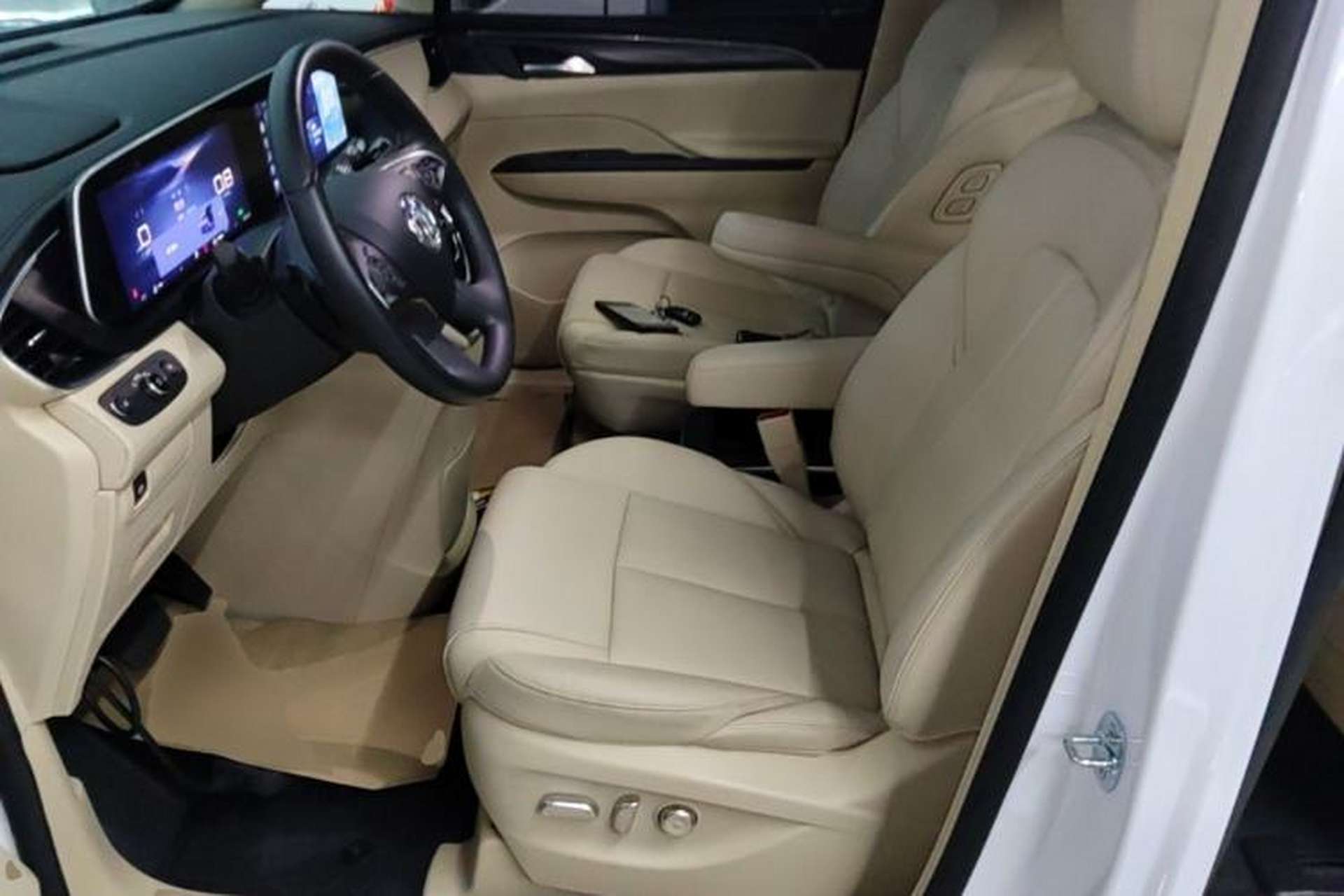Used Buick GL8 2023 ES Lu Zun Deluxe Model Left Front Seat