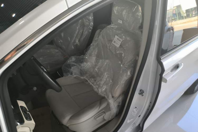 Used Buick GL8 2023 ES Lu Zun Comfort Model Left Front Seat
