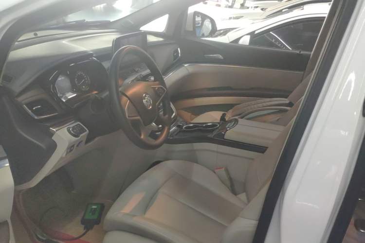 Used Buick GL8 2023 Land Executive Class Comfort Model Left Front Seat