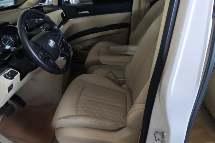 Used Buick GL8 2023 Land Executive Class Deluxe Model Left Front Seat