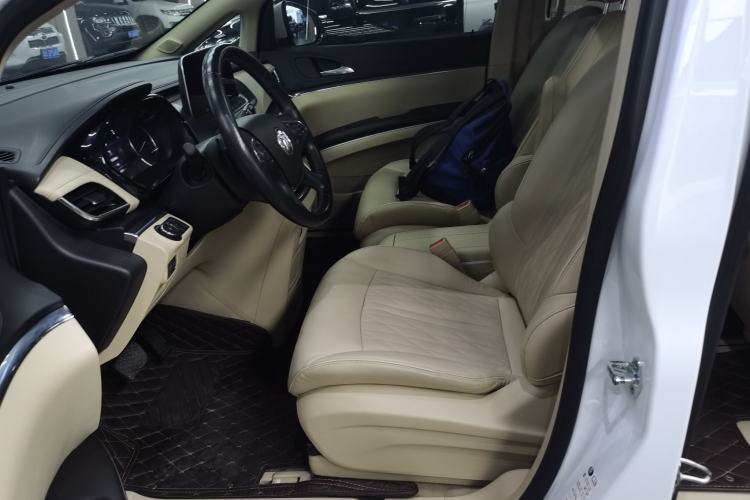 Used Buick GL8 2023 Facelifted Land Cruiser Executive Luxury Version Left Front Seat
