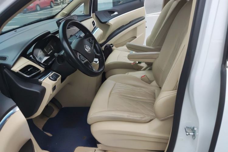 Used Buick GL8 2023 Facelifted Land Cruiser Executive Luxury Version Left Front Seat