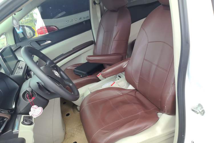 Used Buick GL8 2023 Land Executive Class Comfort Model Left Front Seat