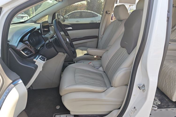 Used Buick GL8 2023 Land Executive Class Smart Enjoyment Model Left Front Seat