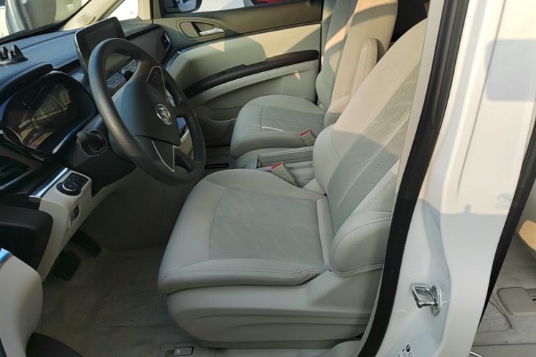 Used Buick GL8 2023 Land Executive Class Comfort Model Left Front Seat
