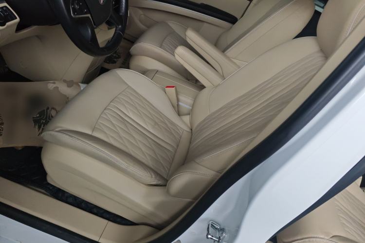 Used Buick GL8 2023 Facelifted Land Cruiser Executive Luxury Version Left Front Seat
