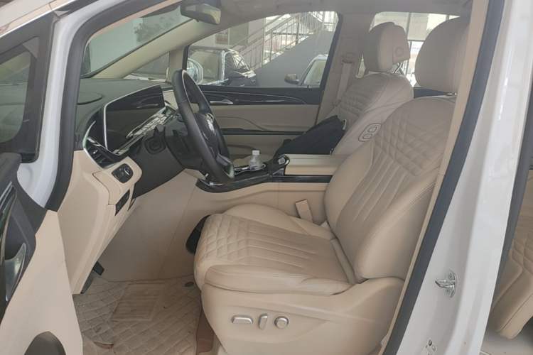 Used Buick GL8 2023 ES Lu Zun Deluxe Model Left Front Seat