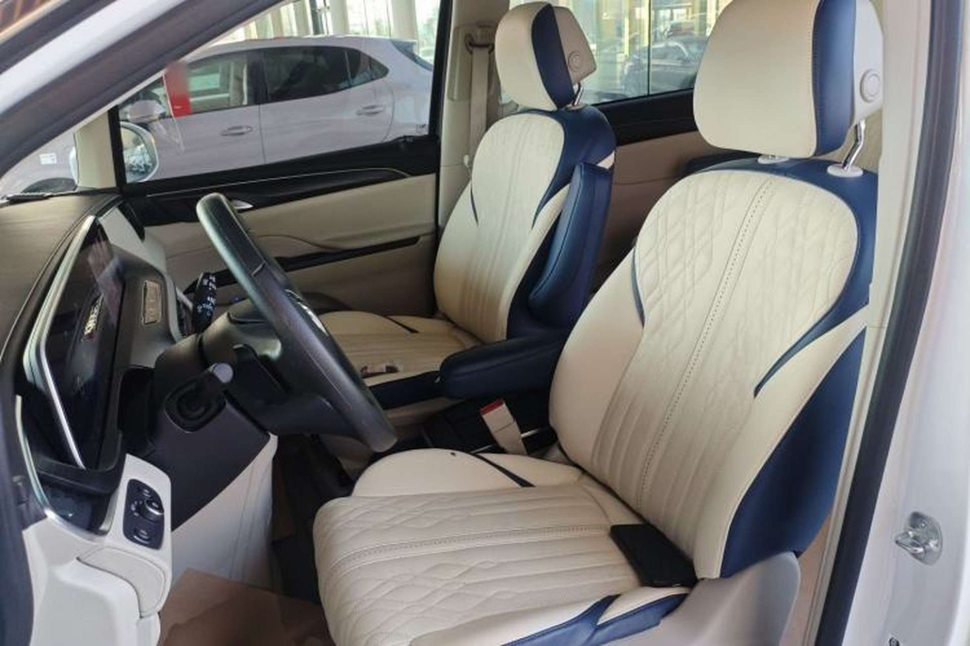 Used Buick GL8 2023 ES Lu Zun Comfort Model Left Front Seat