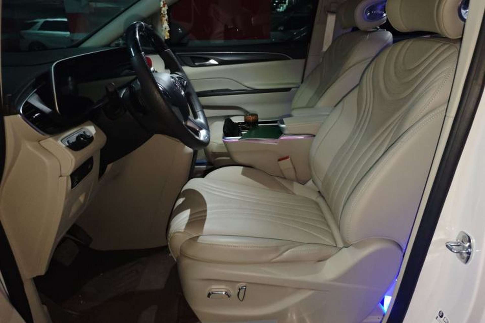 Used Buick GL8 2023 ES Lu Zun Comfort Model Left Front Seat