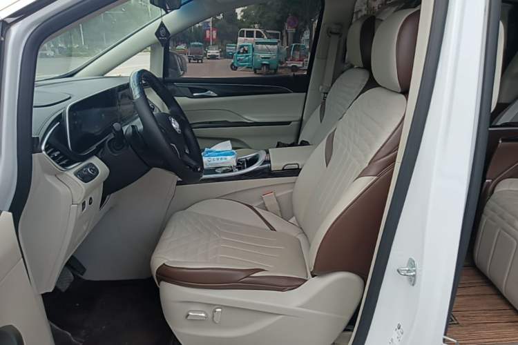 Used Buick GL8 2023 ES Lu Zun Comfort Model Left Front Seat