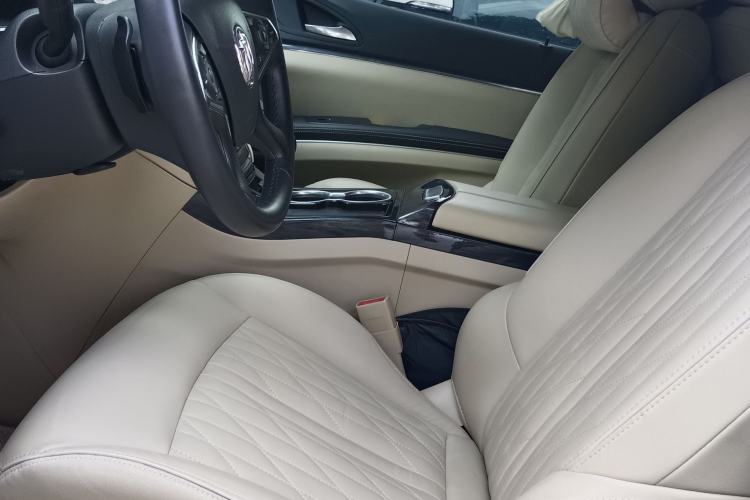 Used Buick GL8 2023 Facelifted Land Cruiser Executive Luxury Version Left Front Seat