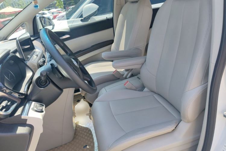 Used Buick GL8 2023 Land Executive Class Smart Enjoyment Model Left Front Seat