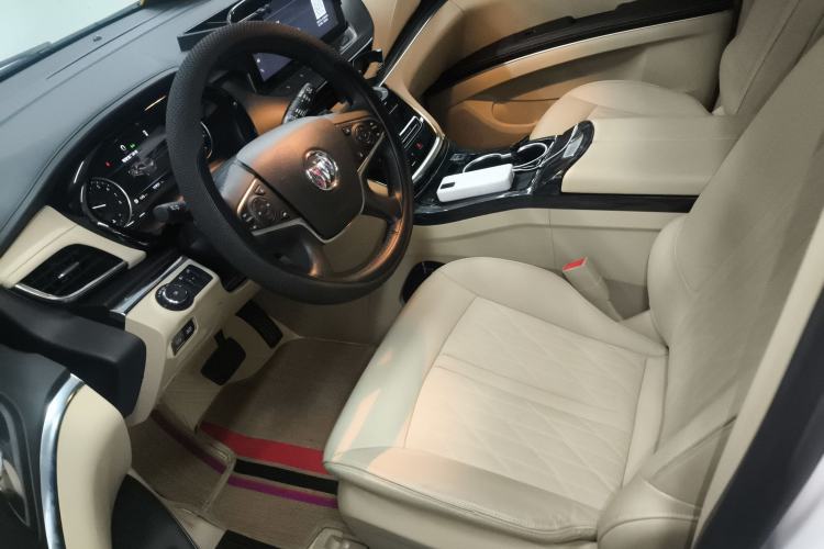 Used Buick GL8 2023 Facelifted Land Cruiser Executive Luxury Version Left Front Seat