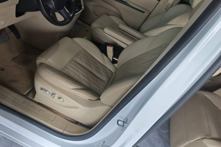 Used Buick GL8 2023 ES Lu Zun Luxury Model Left Front Seat
